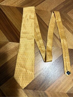Zylos Gold George Machado Yellow Men's Silk Tie with Subtle Geometric Pattern